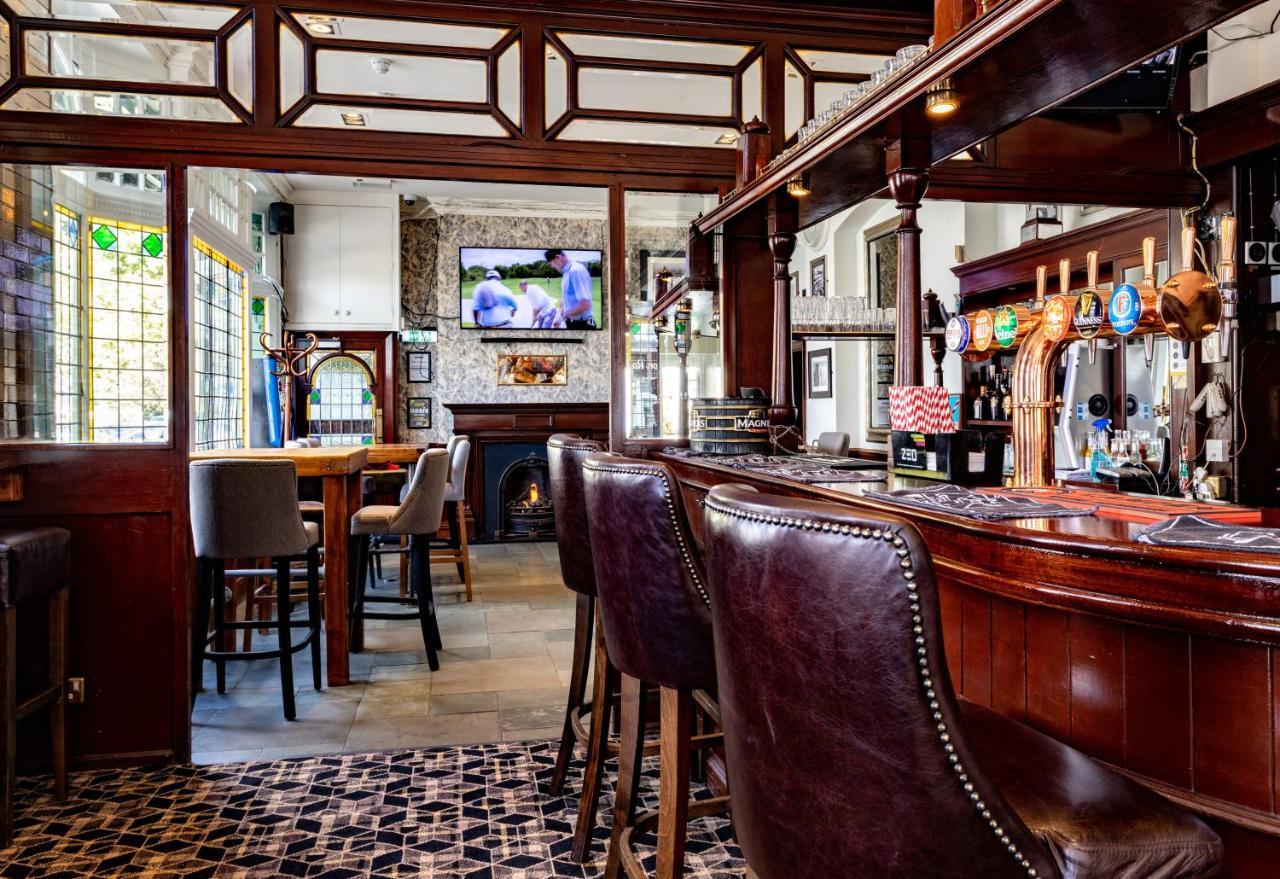 Black Lion Surbiton Exterior foto