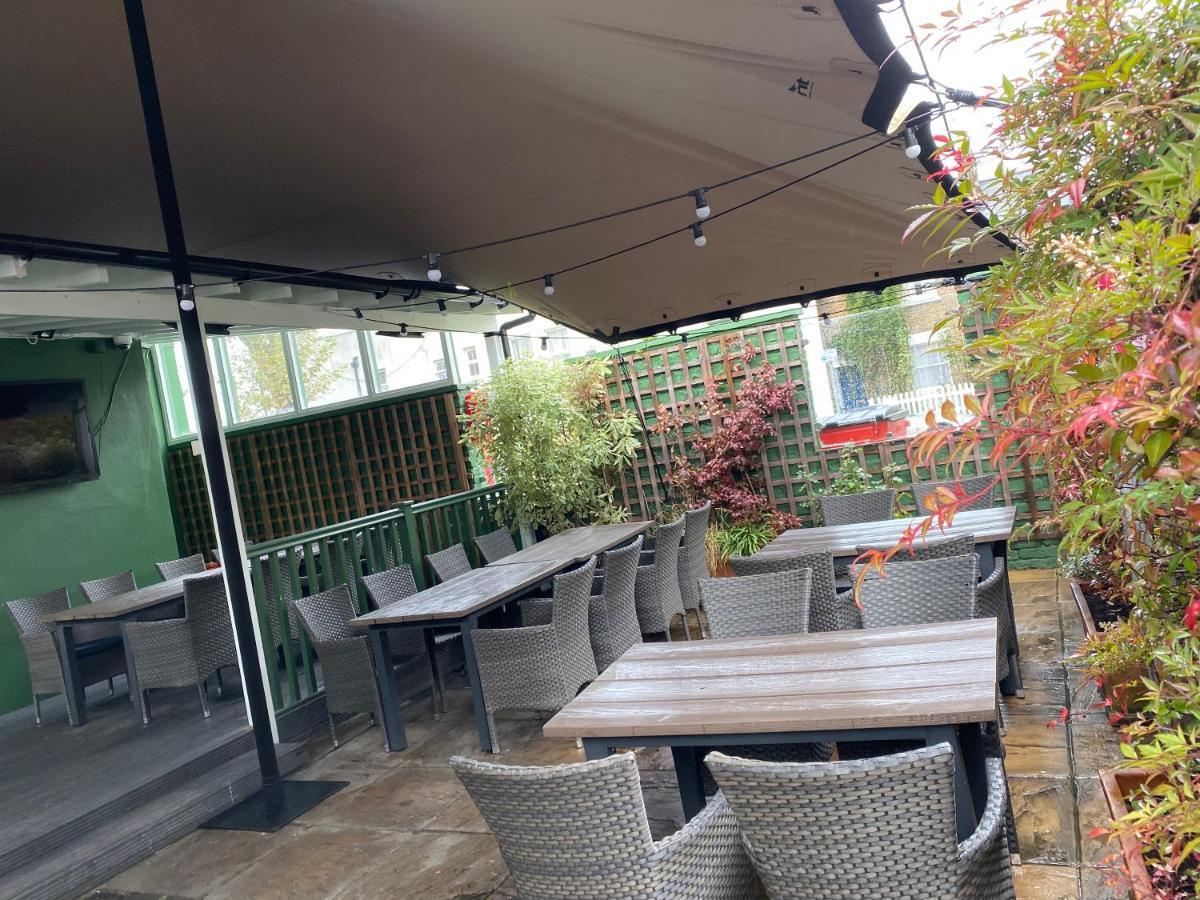Black Lion Surbiton Exterior foto